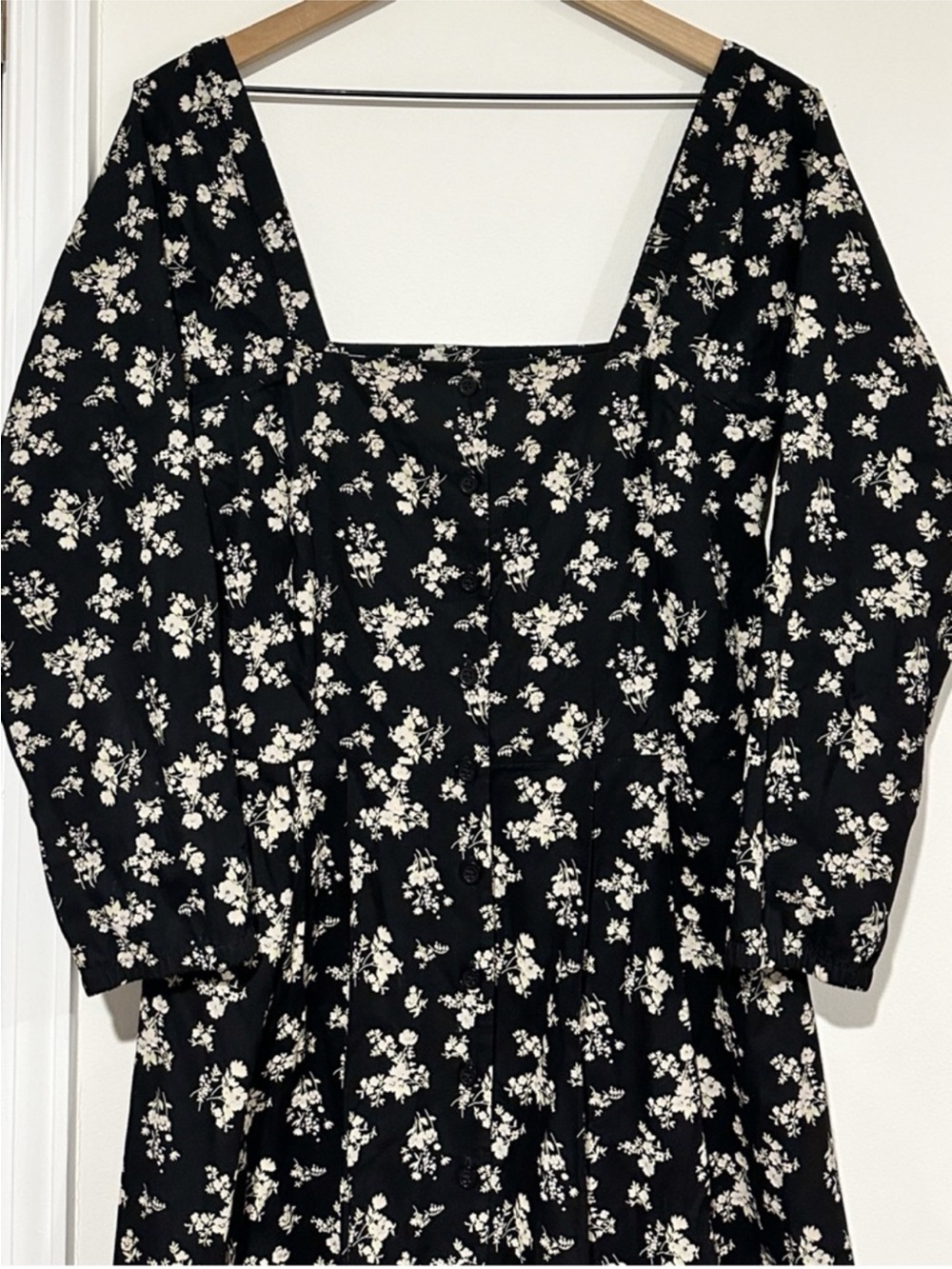 VETTA Black Floral Long-Sleeve Square-Neck Midi Dress - Picture 4 of 11